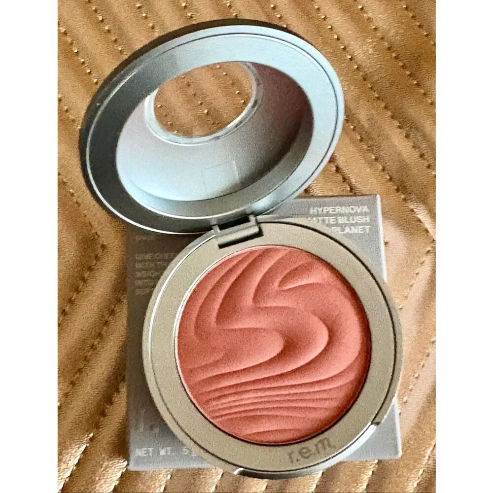 R.E.M. BEAUTY  - NWTIB- Hypernova Satin Matte Blush in 